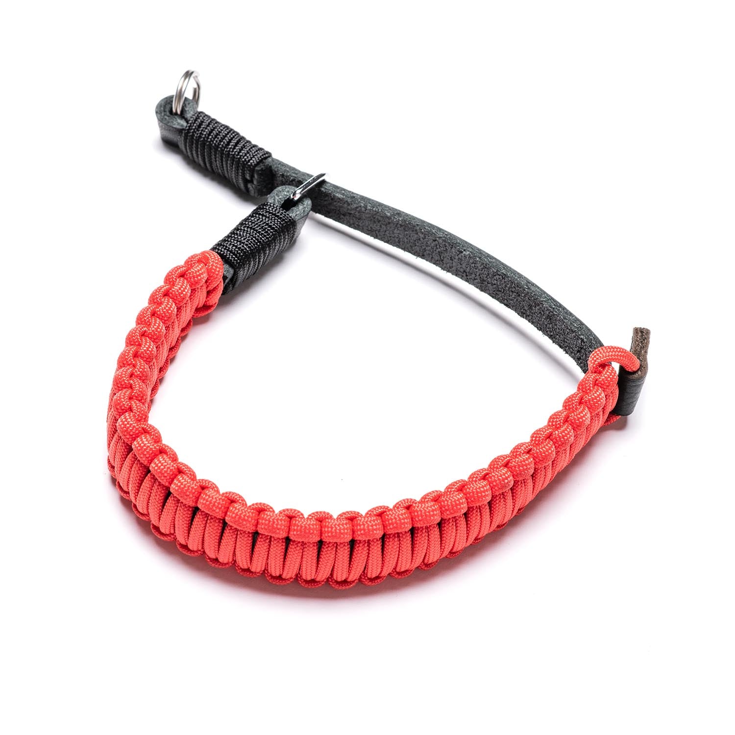 http://store.cooph.com/cdn/shop/products/C11002505X_hand-paracord-strap-red-cooph_1.jpg?v=1637313343