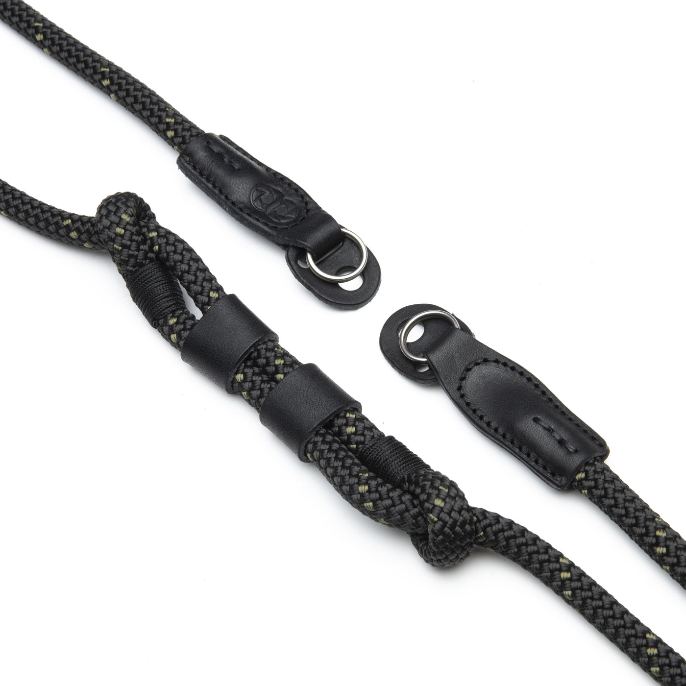 https://store.cooph.com/cdn/shop/files/cooph-adjustable-rope-camera-strap-duotone-panther-05_ee3bdb2e-09f1-4854-8ebd-09bb3750aced_1400x.jpg?v=1710233985