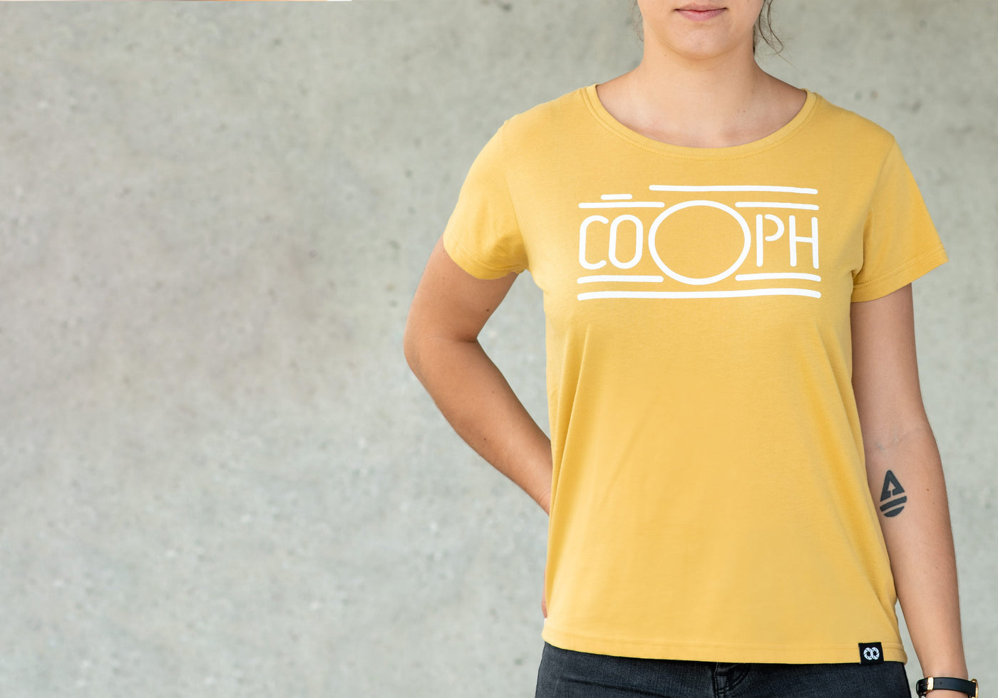 cooph-t-shirt-coophcam-in-use-desktop